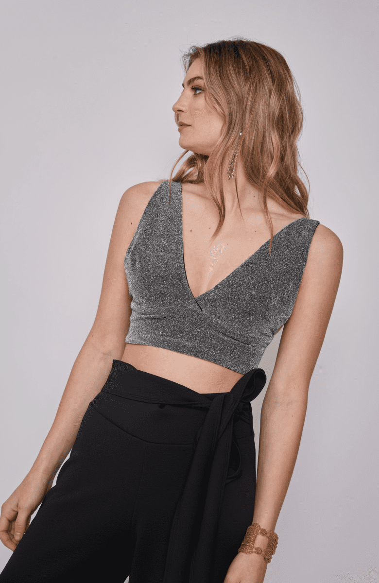 CROP TOP ESCOTE AMARRA 01