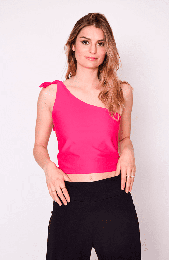 CROP TOP UN HOMBRO FUCSIA 003