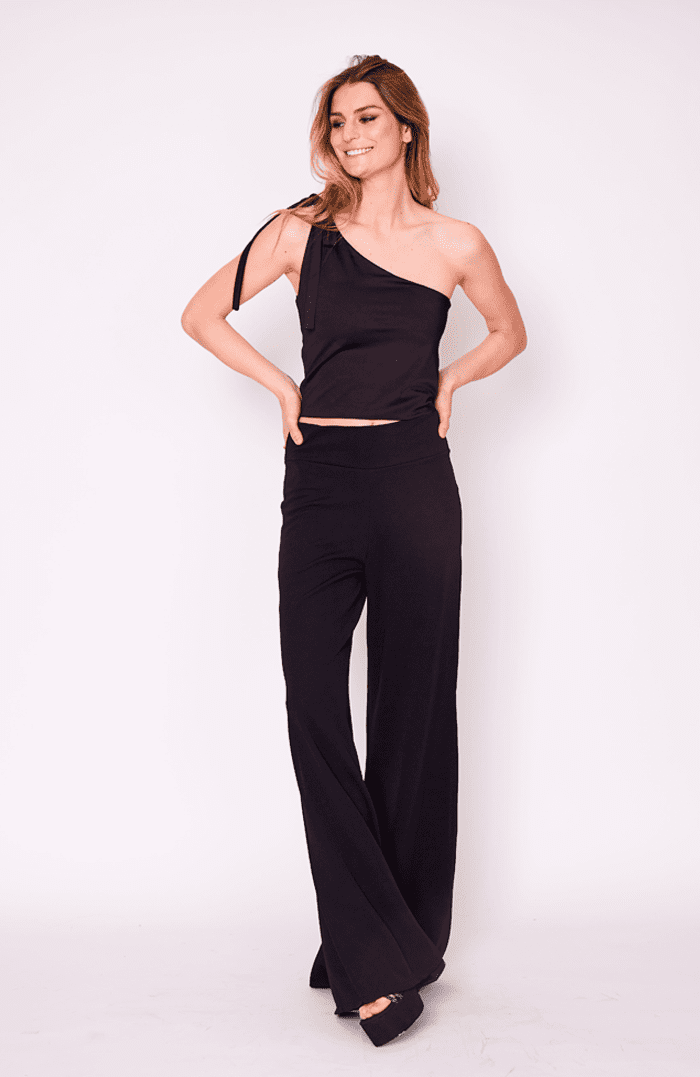 CROP TOP UN HOMBRO NEGRO 03